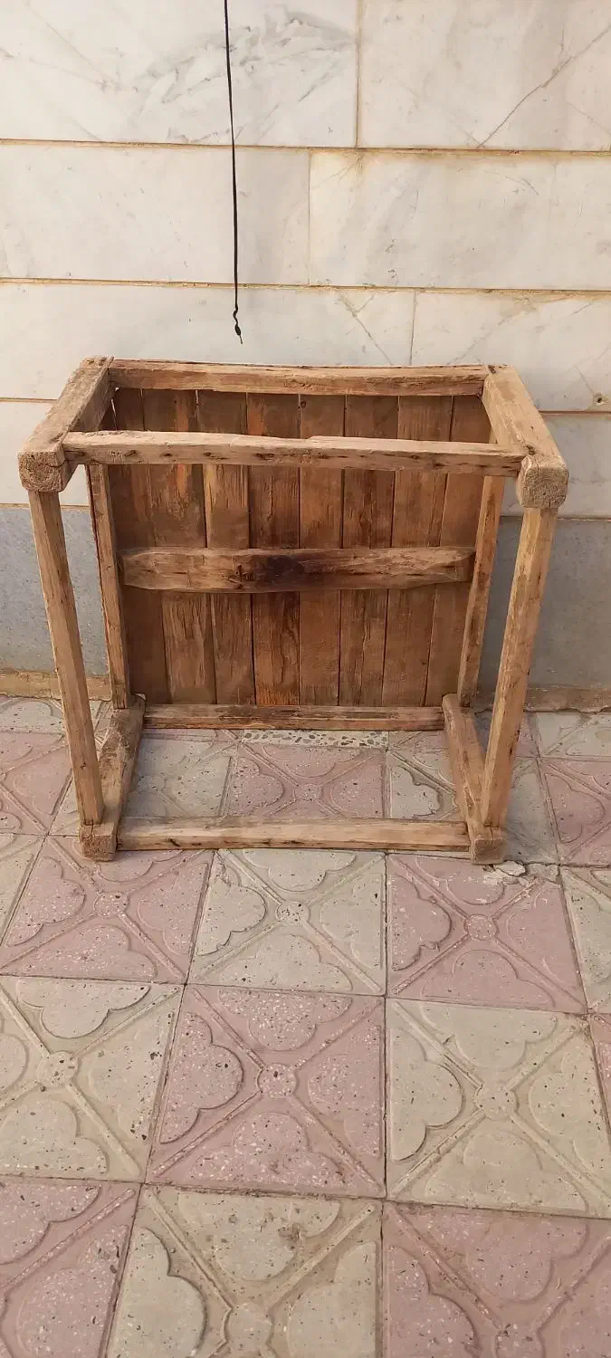 یک عدد کرسی چوبی بفروش می‌رسد|بخاری، هیتر، شومینه|سنقر, |دیوار