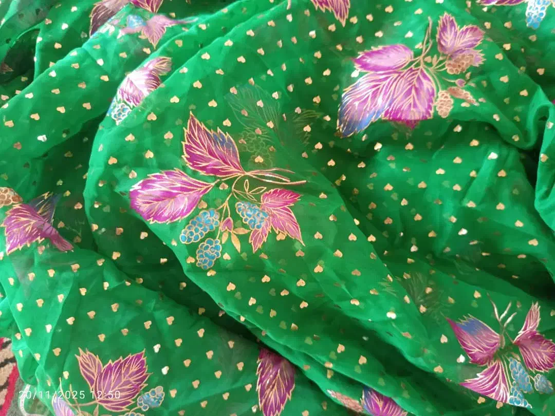 پارچه لباس|لباس|یاسوج, |دیوار