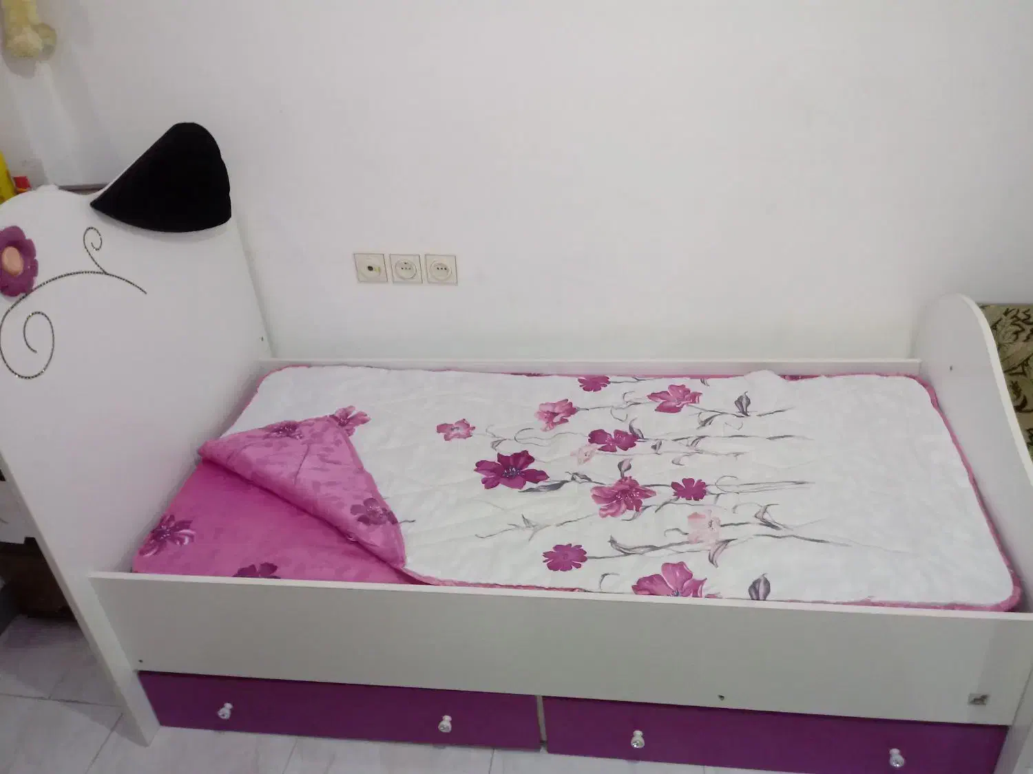 تخت با تشک|تخت و سرویس خواب|لاهیجان, شهرک سلمان فارسی|دیوار