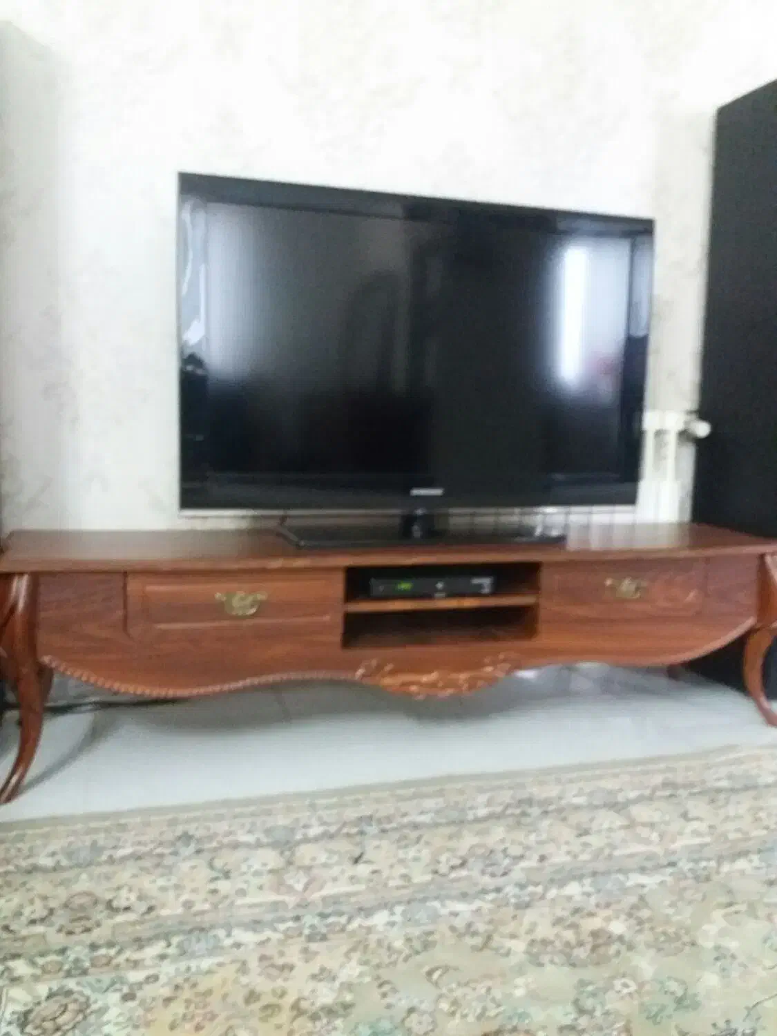 میزتیوی وآیینه کنسول ست خیلی خوشرنگ نومناسب جهزیه|میز تلویزیون|پرند, فاز ۴|دیوار