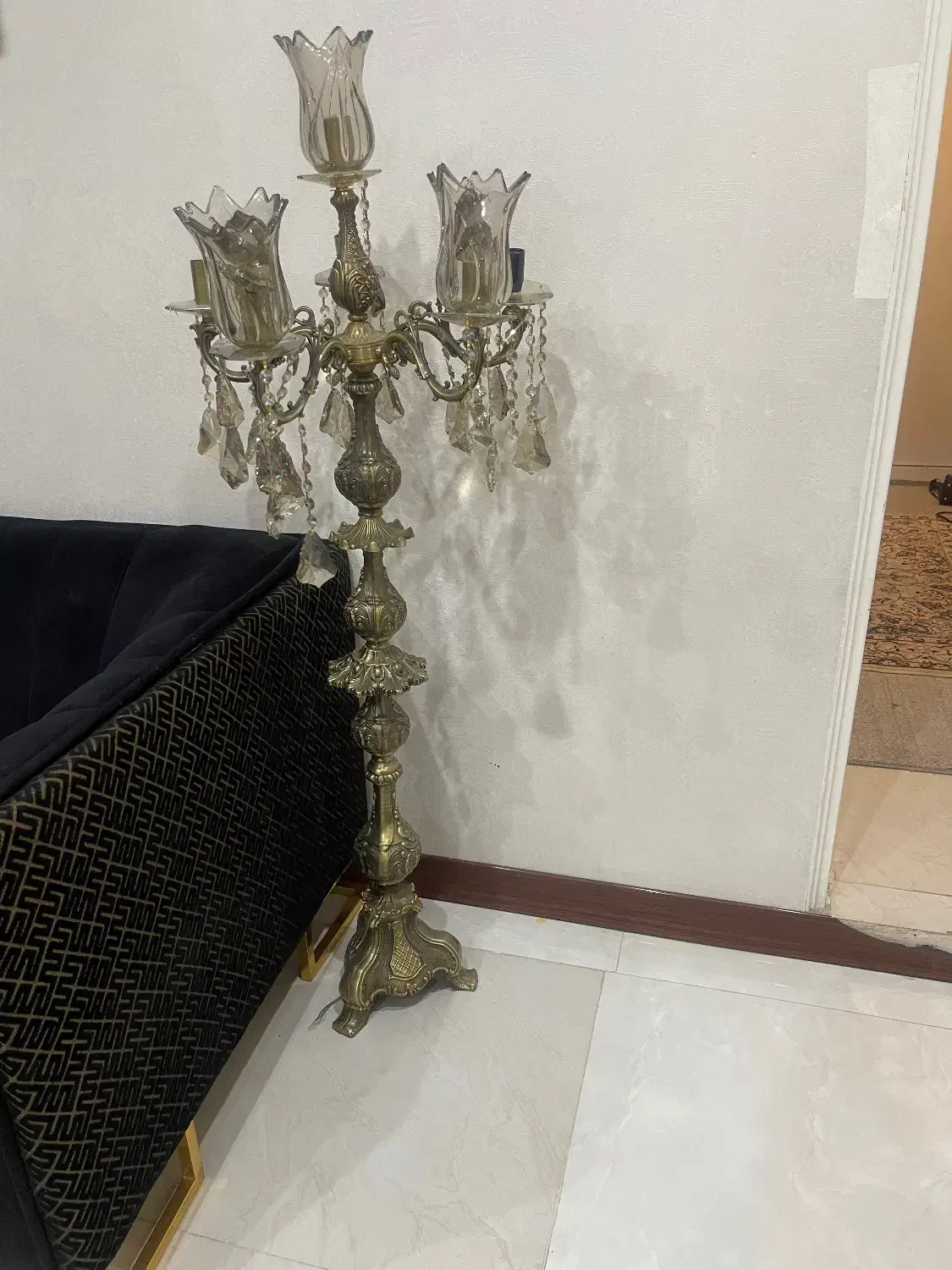 میز برنز و لوستر کنار سالنی برنز|لوستر و چراغ آویز|قم, باجک سه|دیوار