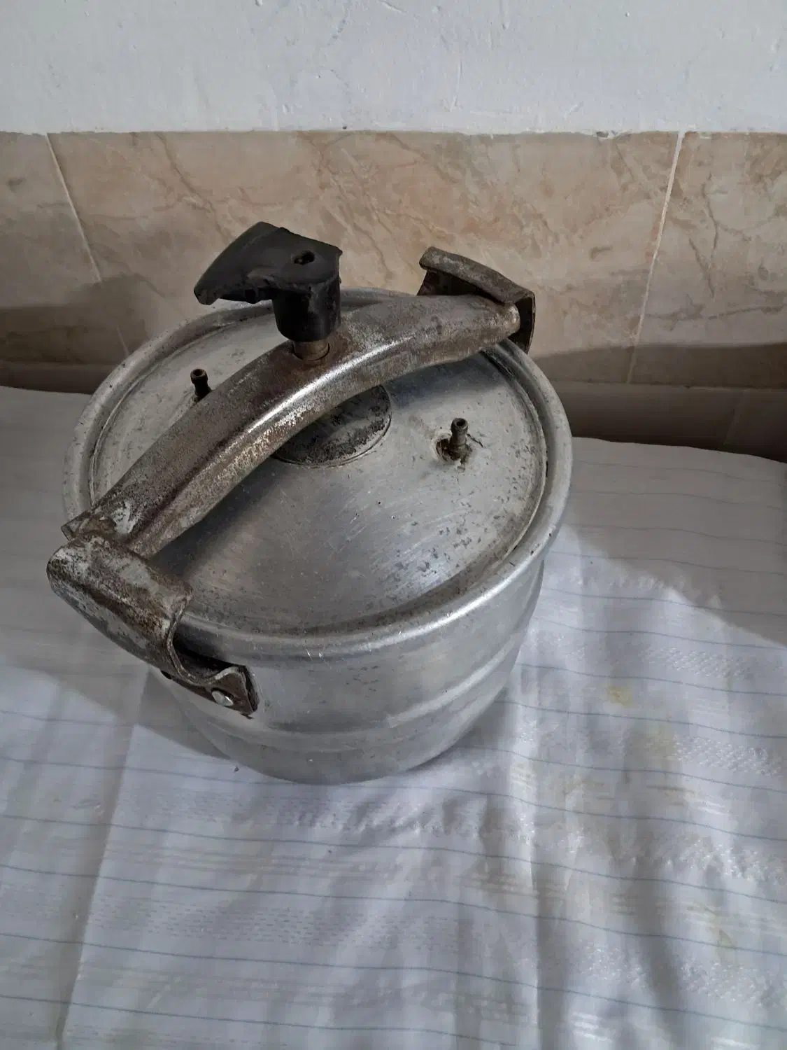 زودپز|ظروف پخت‌وپز|نیشابور, شهرکهنه|دیوار