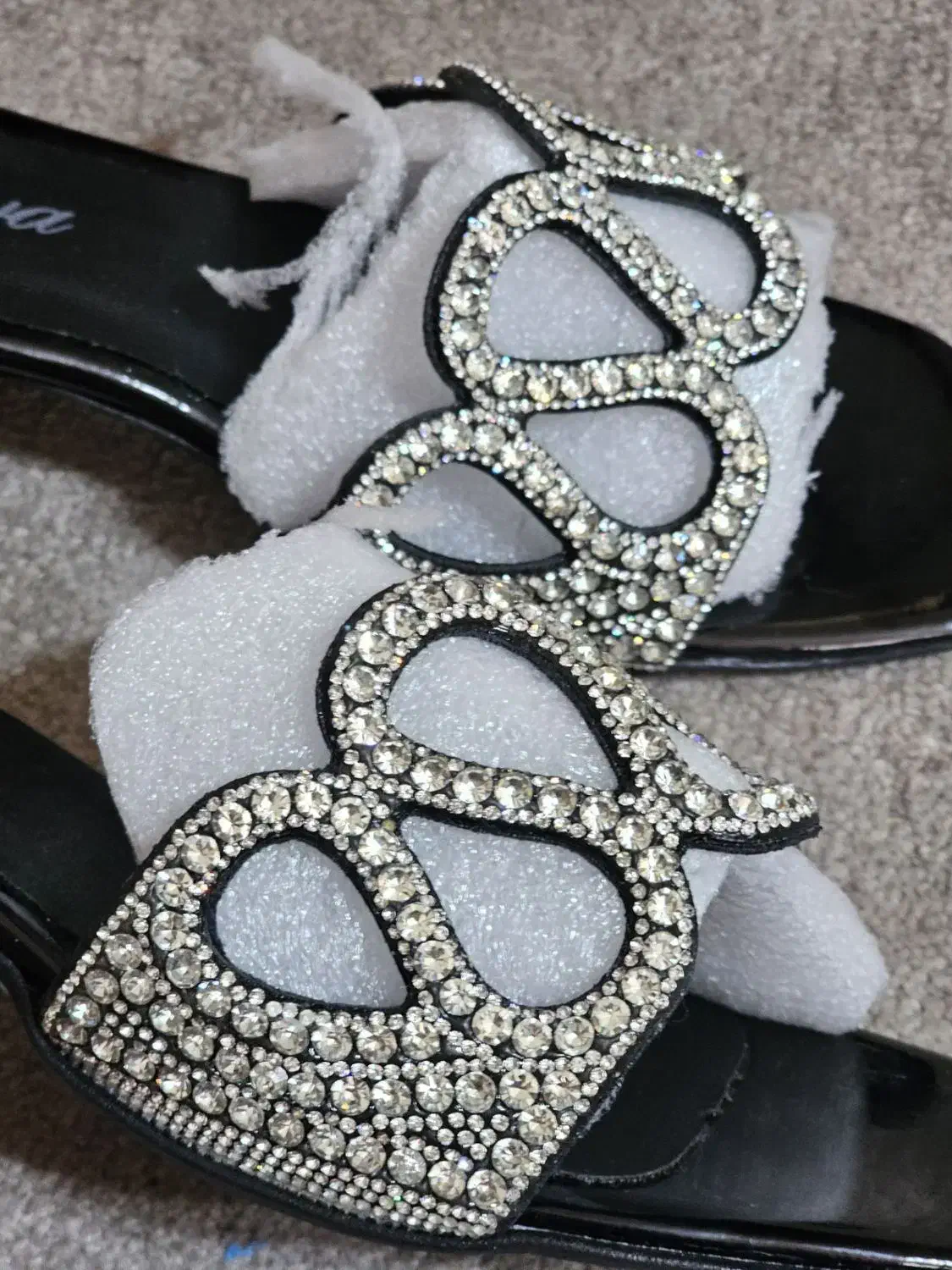 دو عدد صندل و کفش مجلسی|کیف، کفش، کمربند|بهار, |دیوار