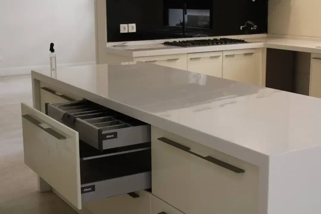 آپارتمان300متری3خوابه تک واحدی3پارکینگ دروس