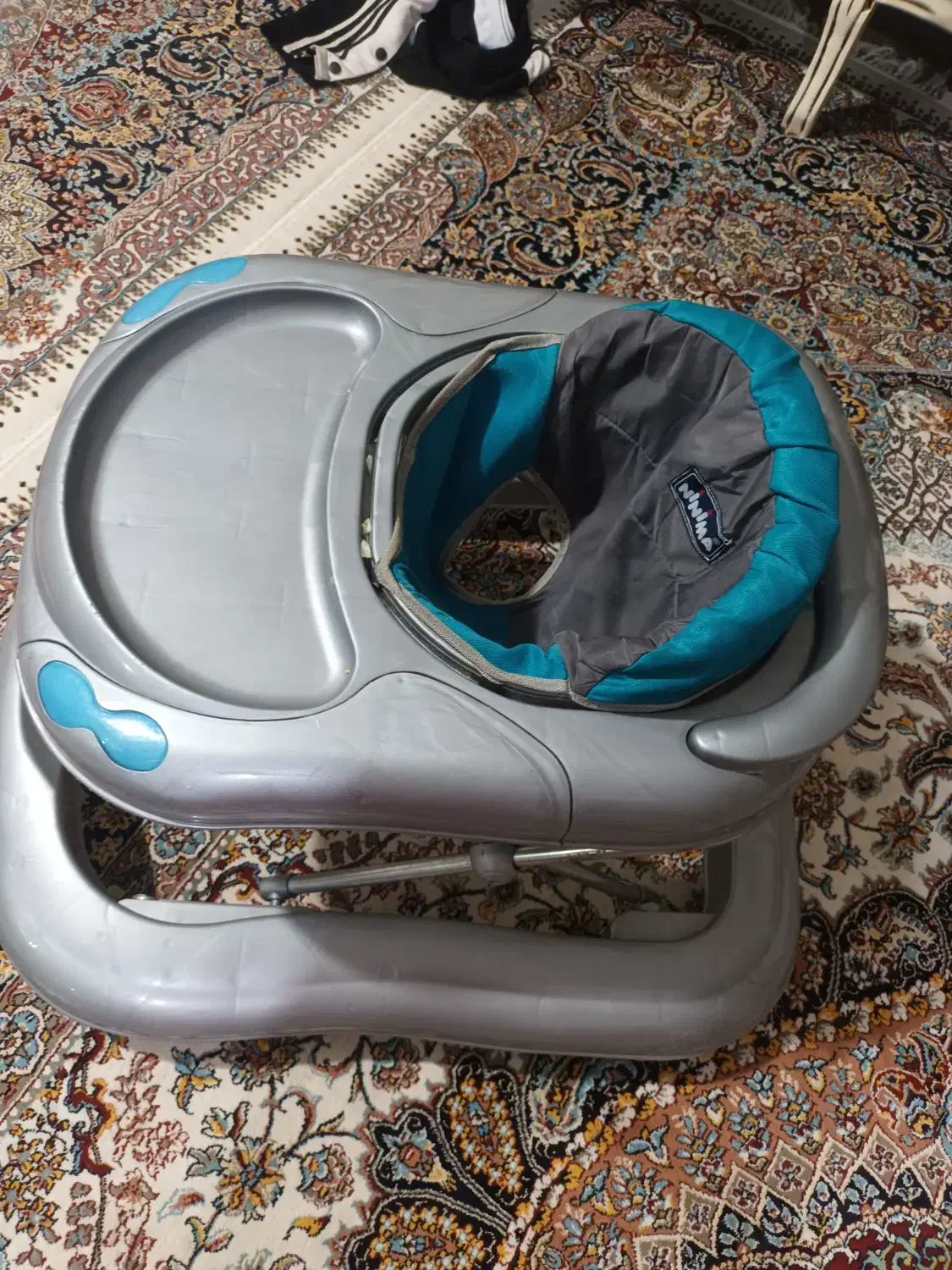 روروک|کالسکه و لوازم جانبی|رباط‌کریم, الارد|دیوار