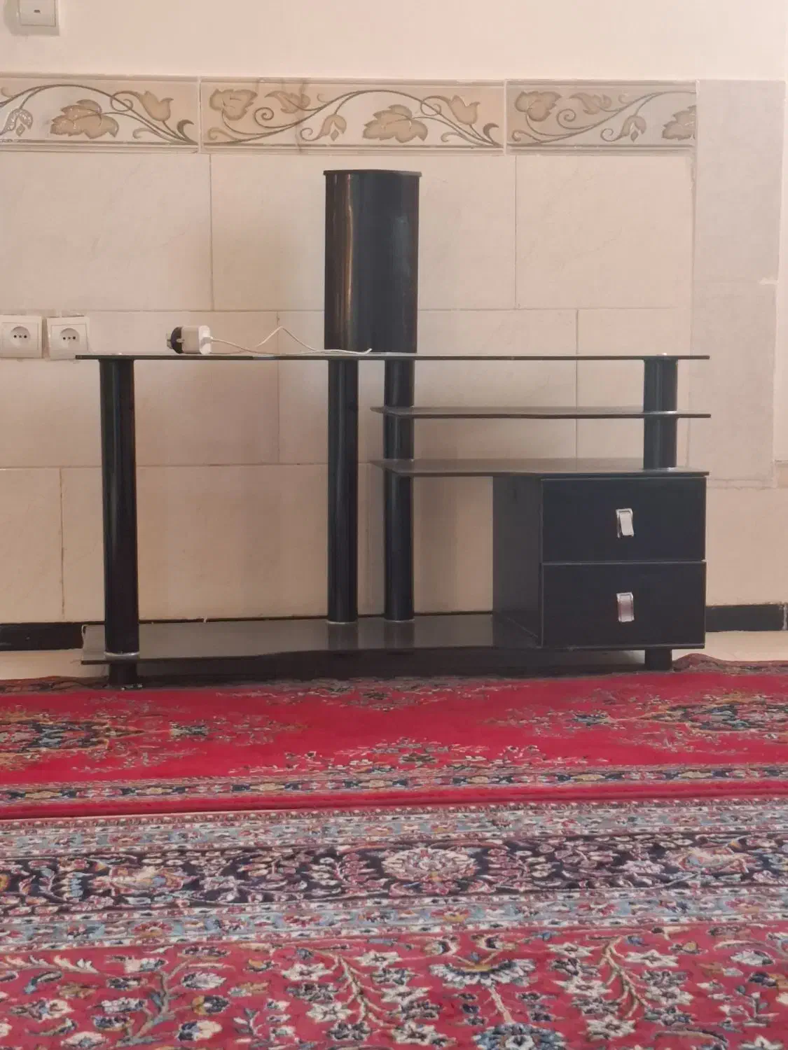 فروش تعدادی وسایل منزل|فرش|قشم, |دیوار