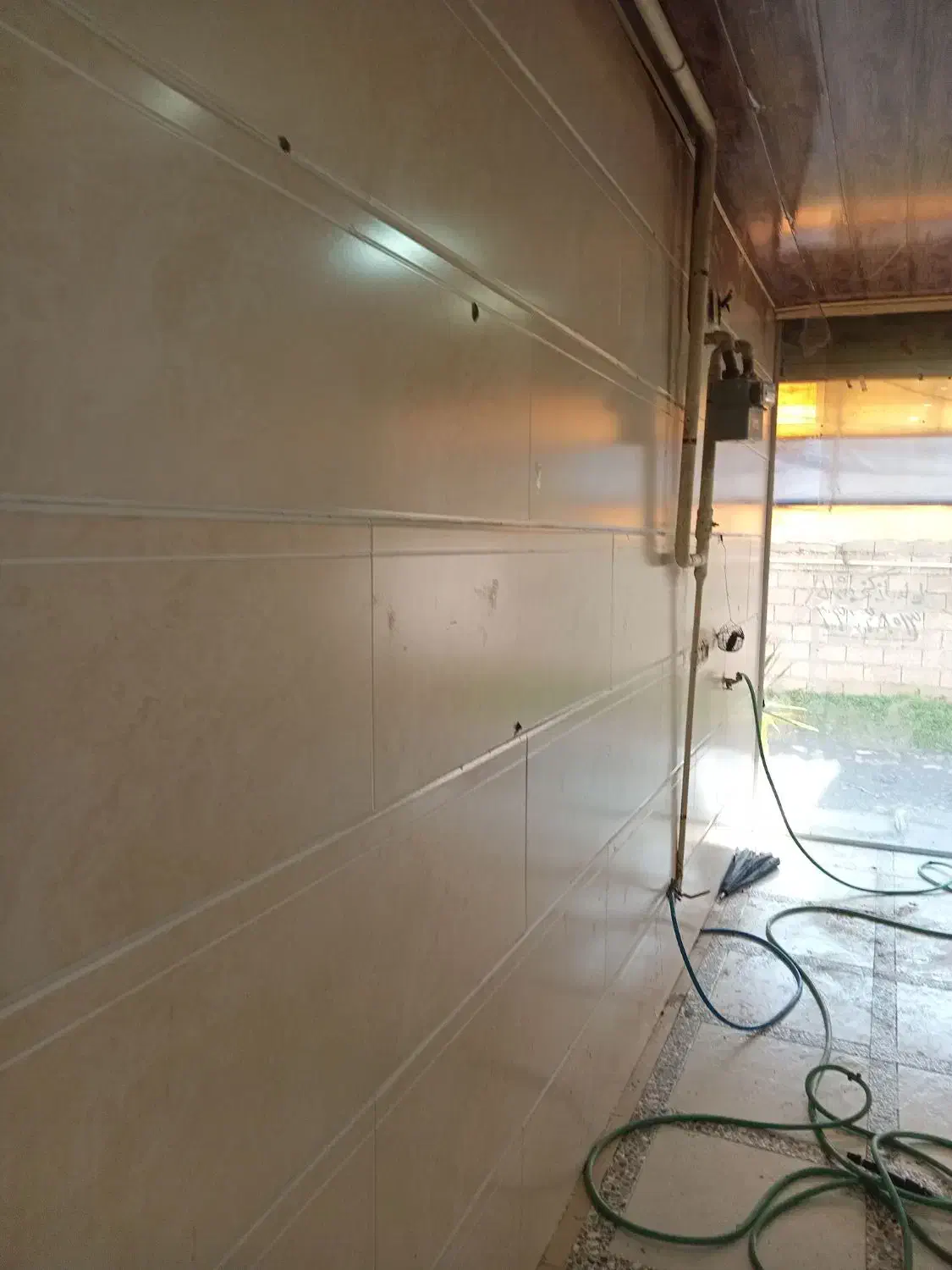 اجاره مغازه به عنوان انبار یا غیره|اجارهٔ مغازه و غرفه|رشت, آب آسیاب|دیوار