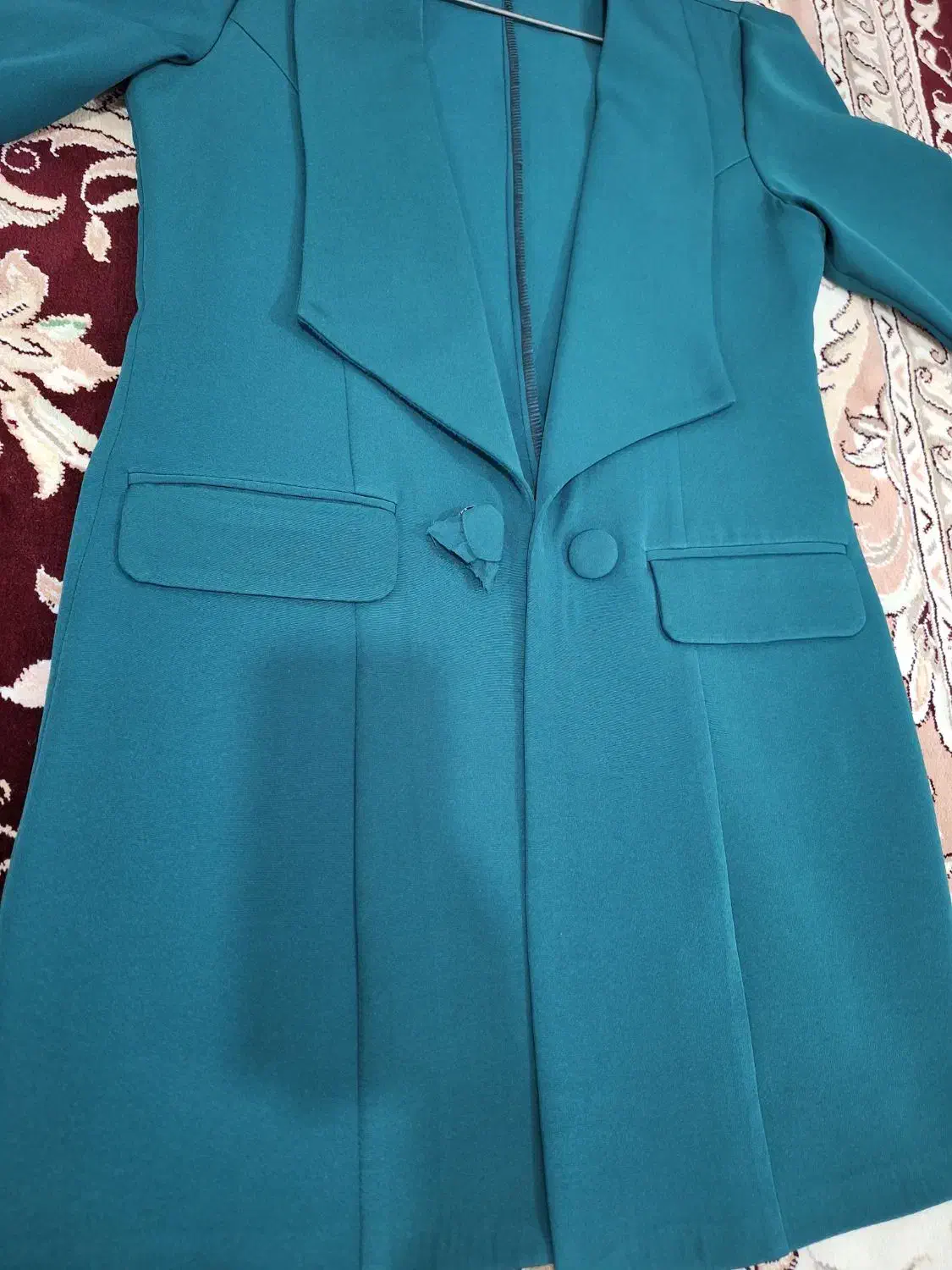 کت سبز|لباس|قم, شهر قائم|دیوار