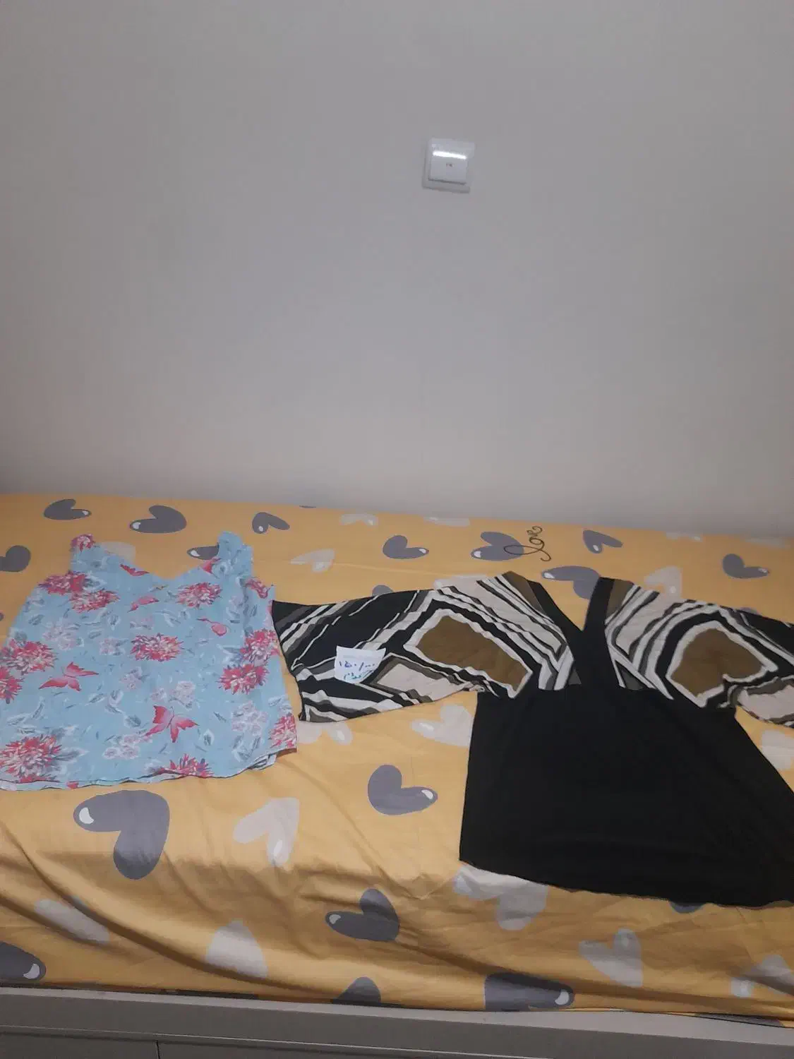 تعدادی بلوزوشلواروپیراهن نوودرحدنو|لباس|تهران, شهرک کوهسار|دیوار