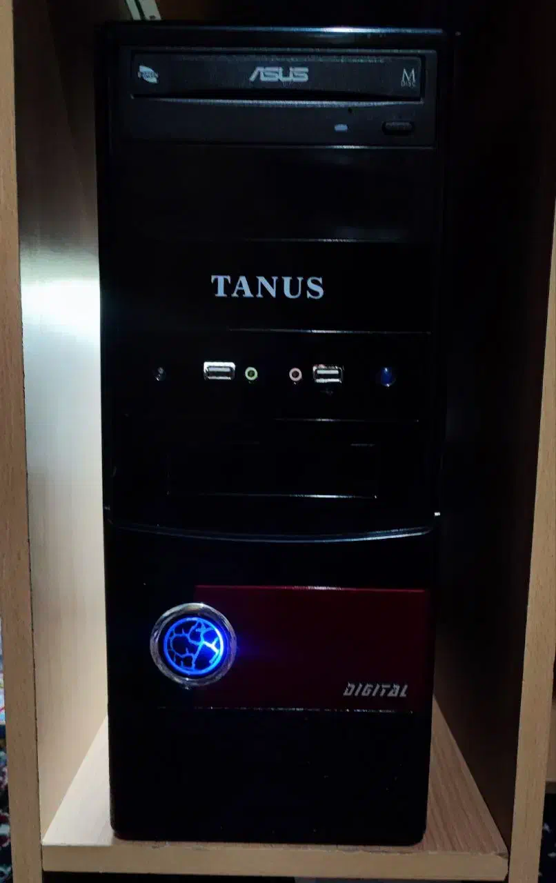 کامپیوتر با مانیتور ۲۲ اینچ و موس و کیبورد|رایانه رومیزی|همدان, |دیوار