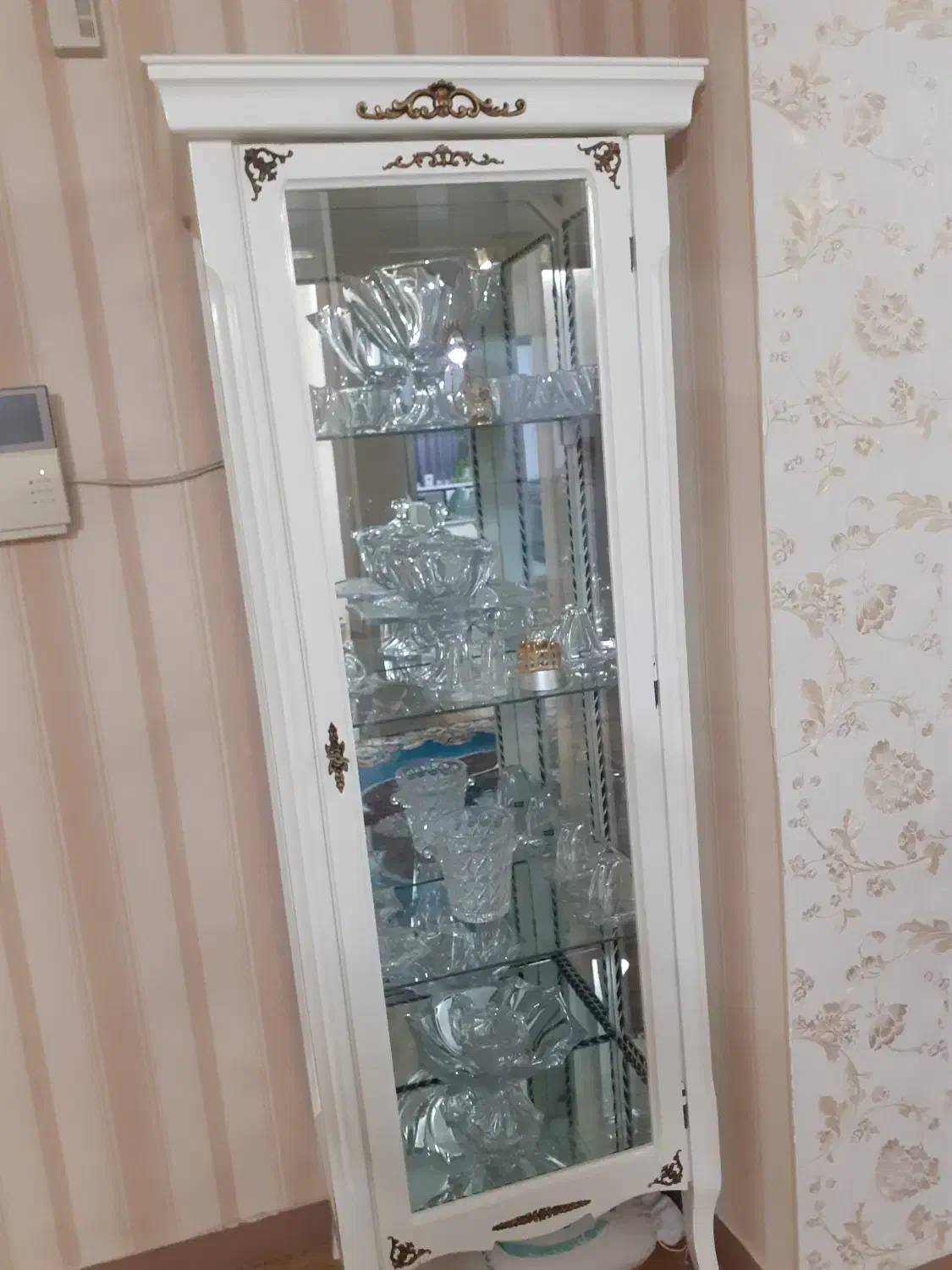 بوفه سفید ۴ طبقه|بوفه، ویترین، کنسول|قدس, شهر‌قدس|دیوار