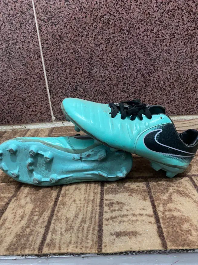 کفش فوتبال استوک چمن|کیف، کفش، کمربند|رباط‌کریم, رباط‌کریم|دیوار