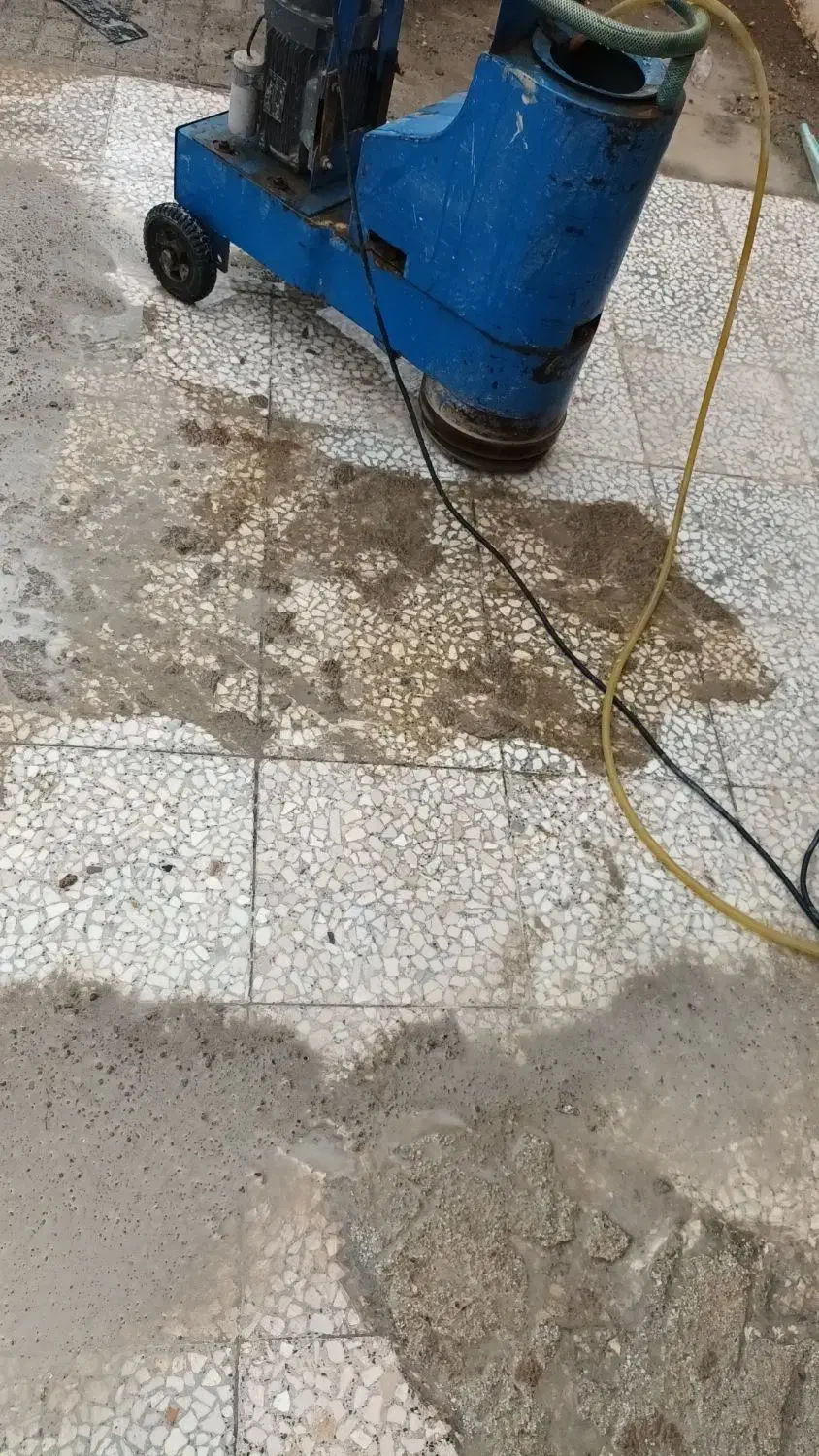 کفسابی سنگ سابی سابزن کف ساب زن سنگشور کفساب بتن|خدمات نظافت|کرج, کمال‌شهر|دیوار