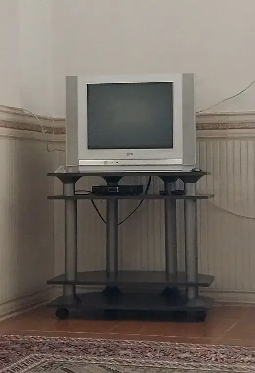 تلویزیون و میز تلویزیون و دیجیتال|تلویزیون و پروژکتور|کوهدشت, |دیوار