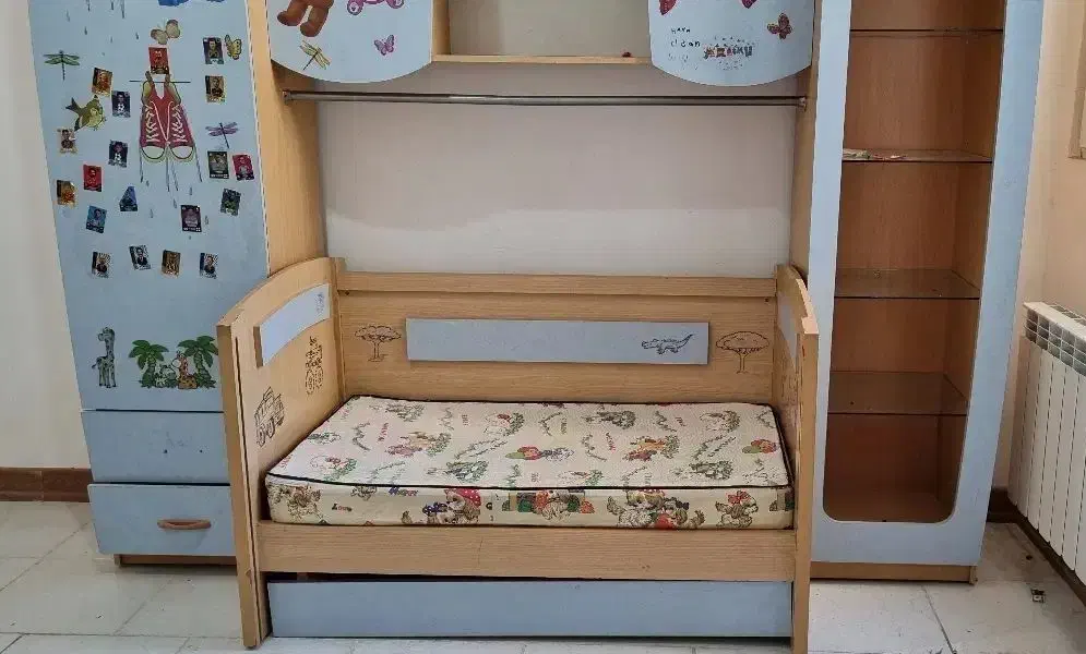 تخت و کمد بچه بهمراه تشک|تخت و صندلی بچه|قم, پردیسان|دیوار