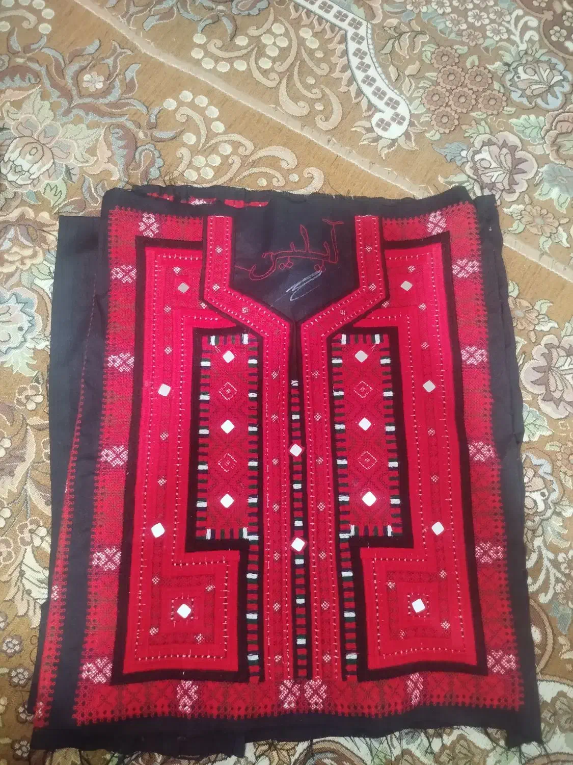 زیاستین|لباس|پسکوه, |دیوار