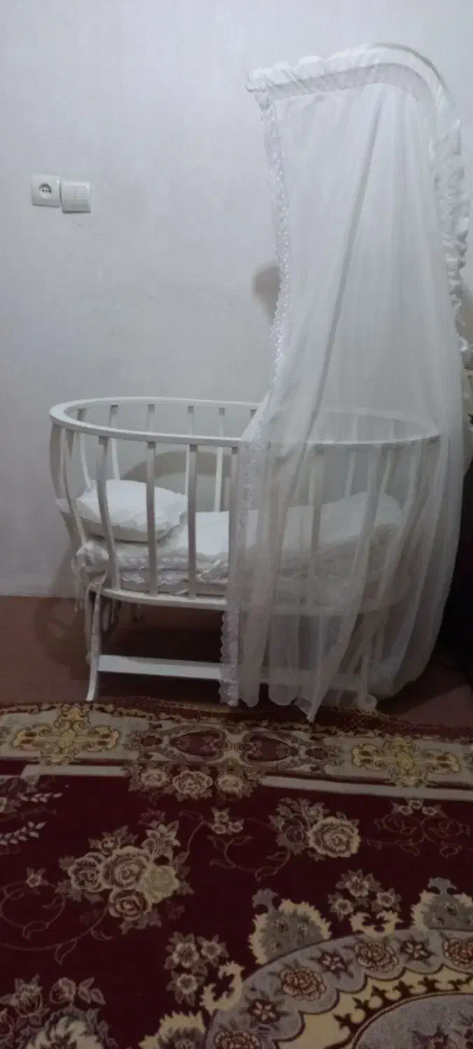 گهواره نوزاد|تخت و صندلی بچه|شهریار, شهرک بهاران (ویره)|دیوار