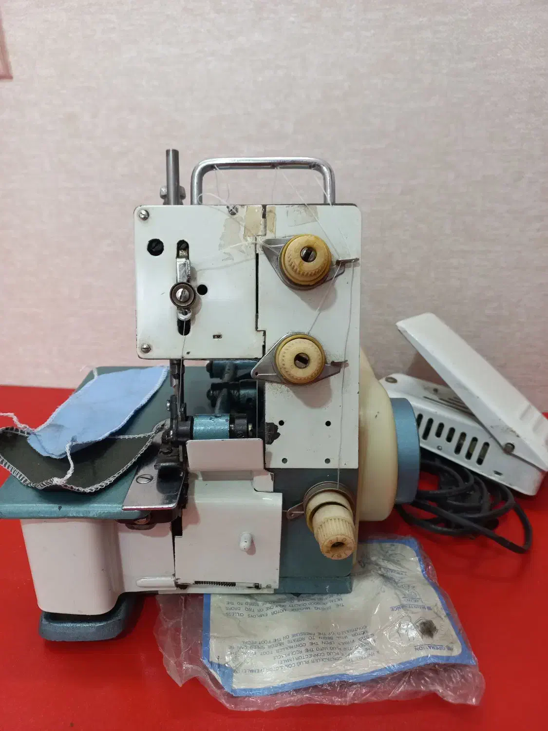 سر دوز سه نخ بیبی لوک|چرخ خیاطی و ریسندگی|اصفهان, کوی نرگس|دیوار