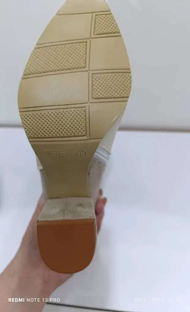 نیم بوت سایز ۳۸|کیف، کفش، کمربند|روانسر, |دیوار