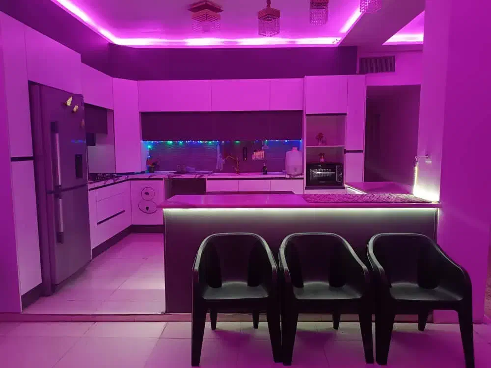 باغ استخر دار قیمت مناسب|اجارهٔ کوتاهمدت ویلا و باغ|شیراز, جمال آباد|دیوار