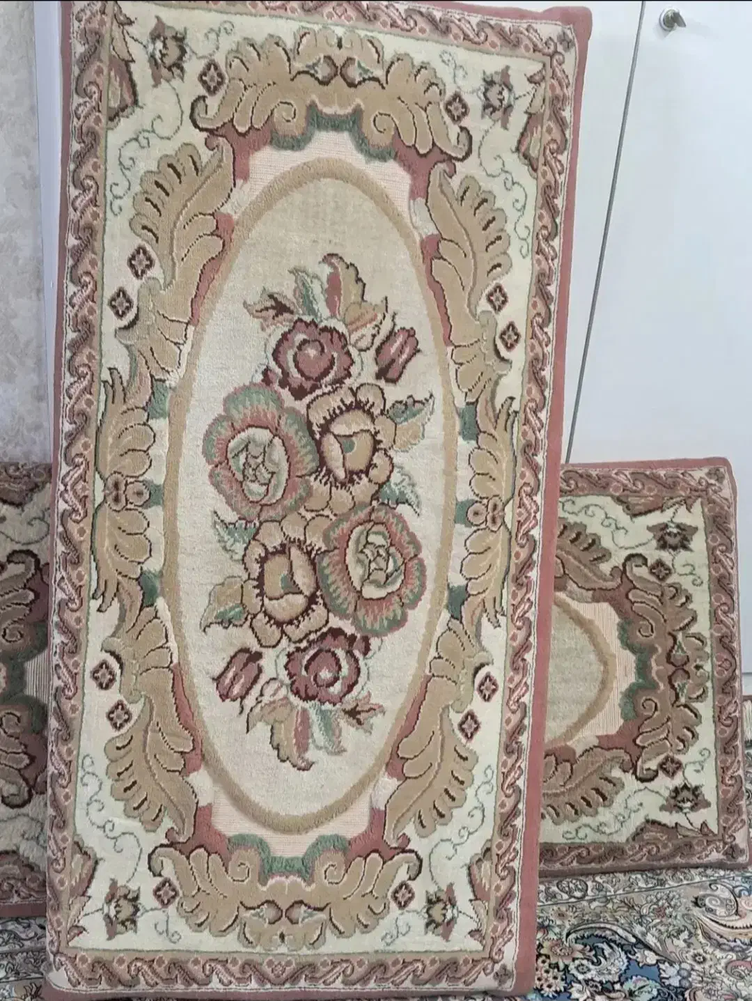 سه عدد پشتی ماشینی گل برجسته|پشتی|کرج, برغان|دیوار