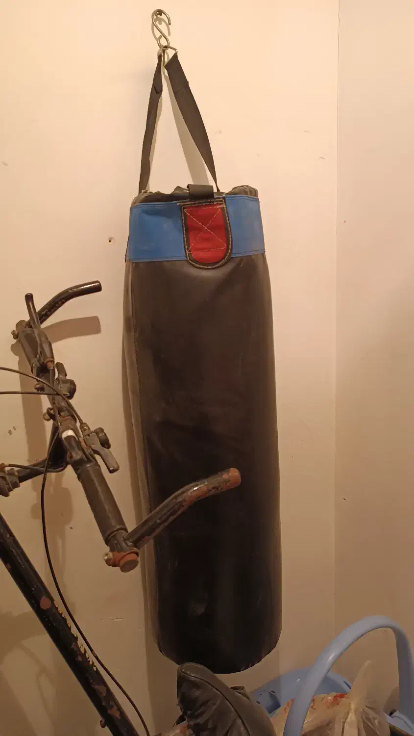 دو عدد کیسه بوکس|تجهیزات ورزشی|شاهینشهر, شهرک سایت|دیوار