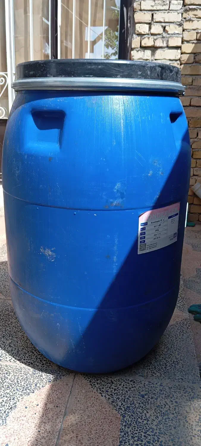 بشکه آبی ۲۲۰ لیتری در حد نو|ظروف نگهدارنده، پلاستیکی، یک‌بارمصرف|تاکستان, |دیوار