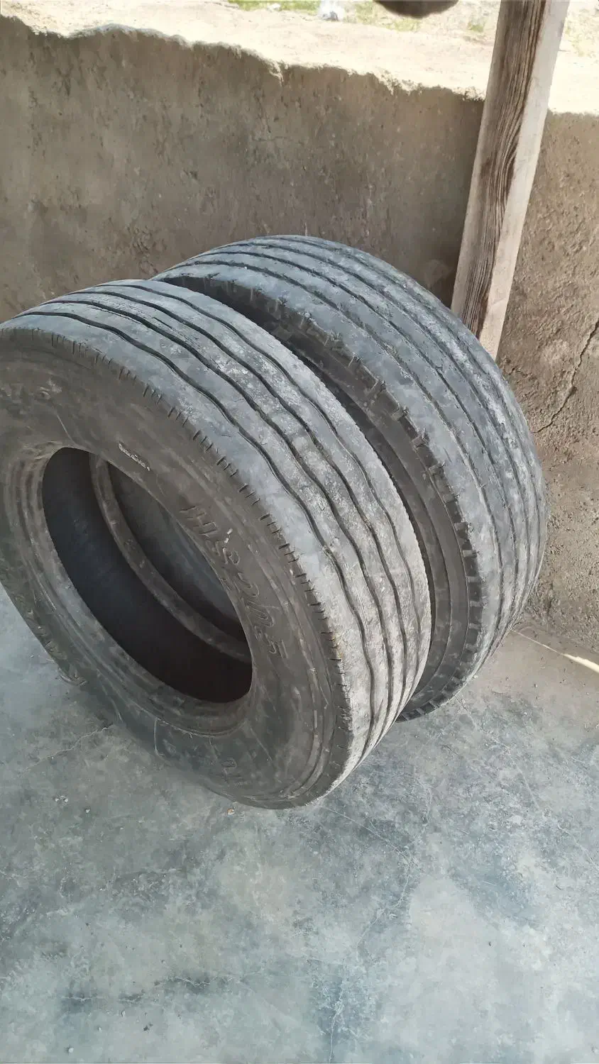 لاستیک عقب نیسان|قطعات یدکی و لوازم جانبی|رشت, خرسندی|دیوار