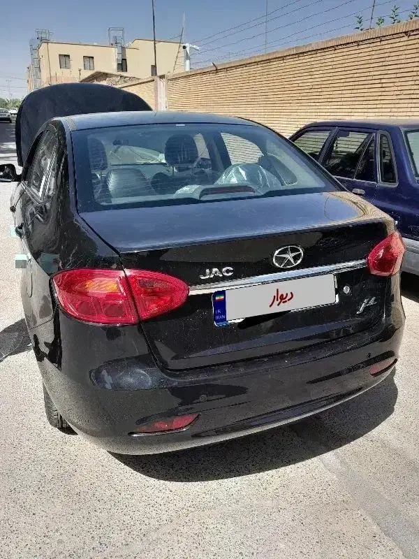 جک J4 )جی ۴(صفر رنگ مشکی، مدل ۱۴۰۴|خودرو سواری و وانت|یزد, |دیوار