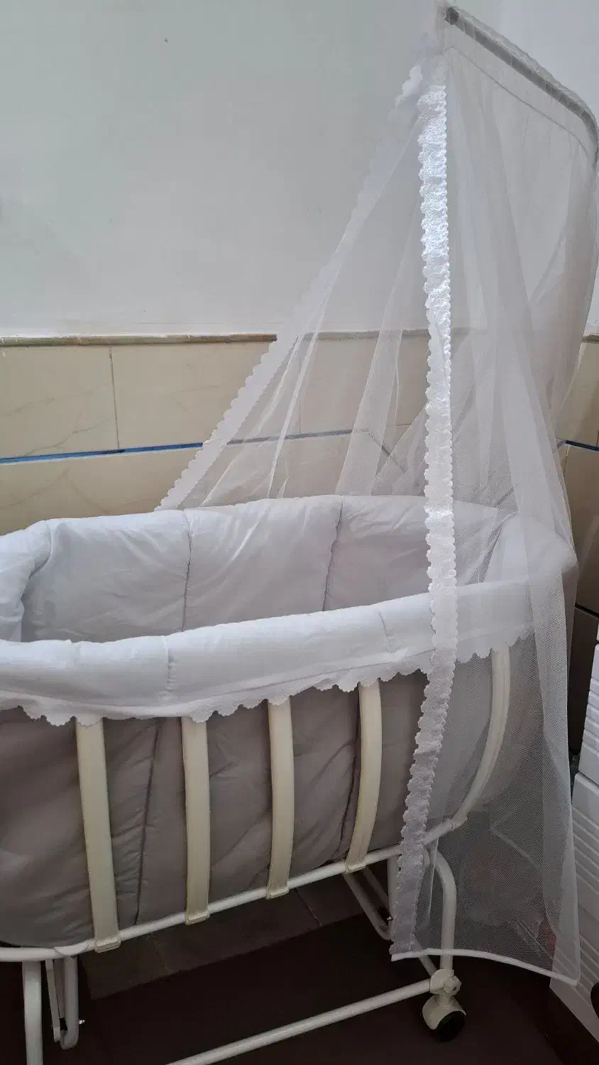 تخت گهواره|تخت و صندلی بچه|رفسنجان, |دیوار