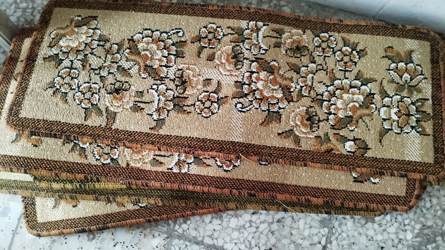 پادری|پادری|لاهیجان, کوی آزادگان|دیوار