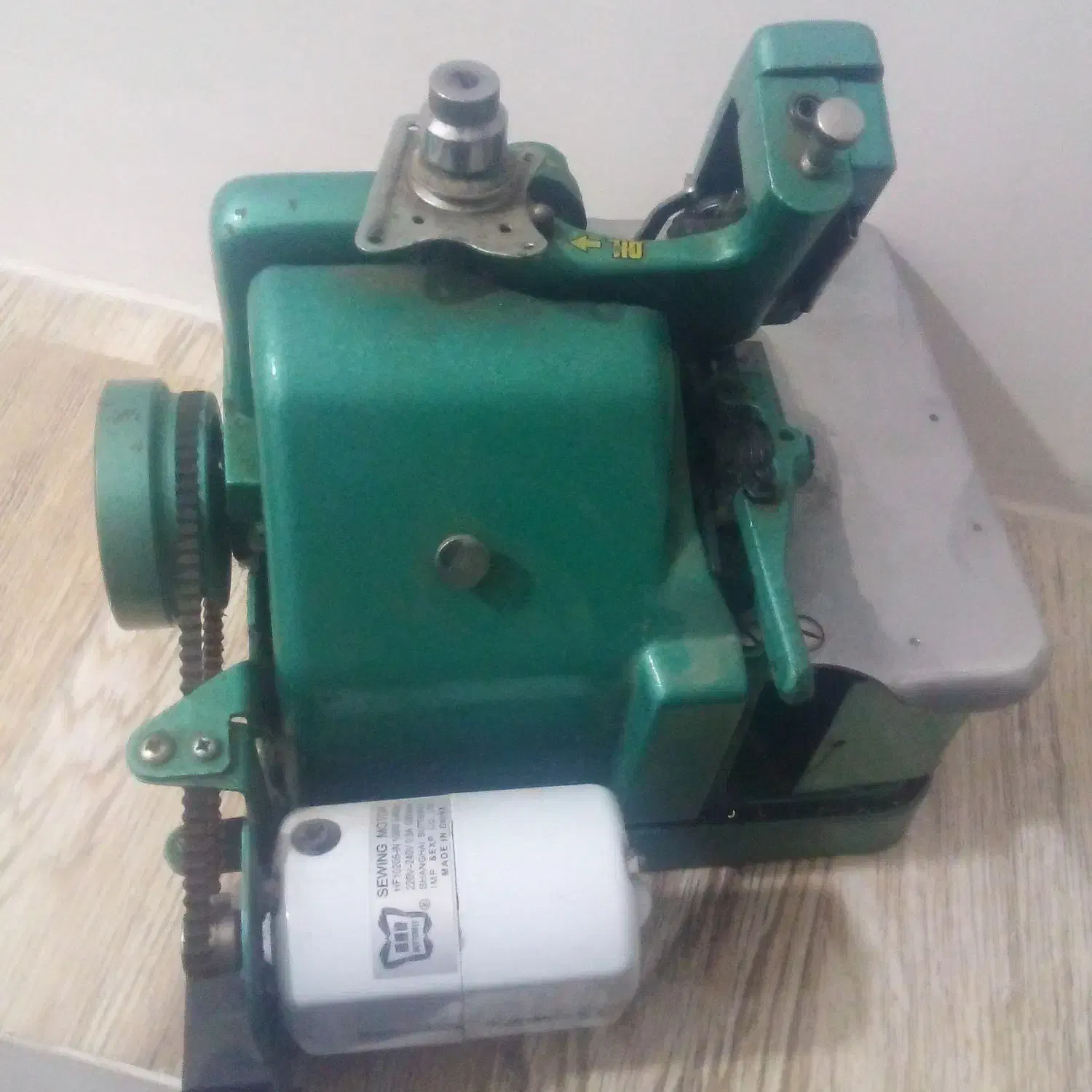 زیگزال پروانه|چرخ خیاطی و ریسندگی|لیلان, |دیوار