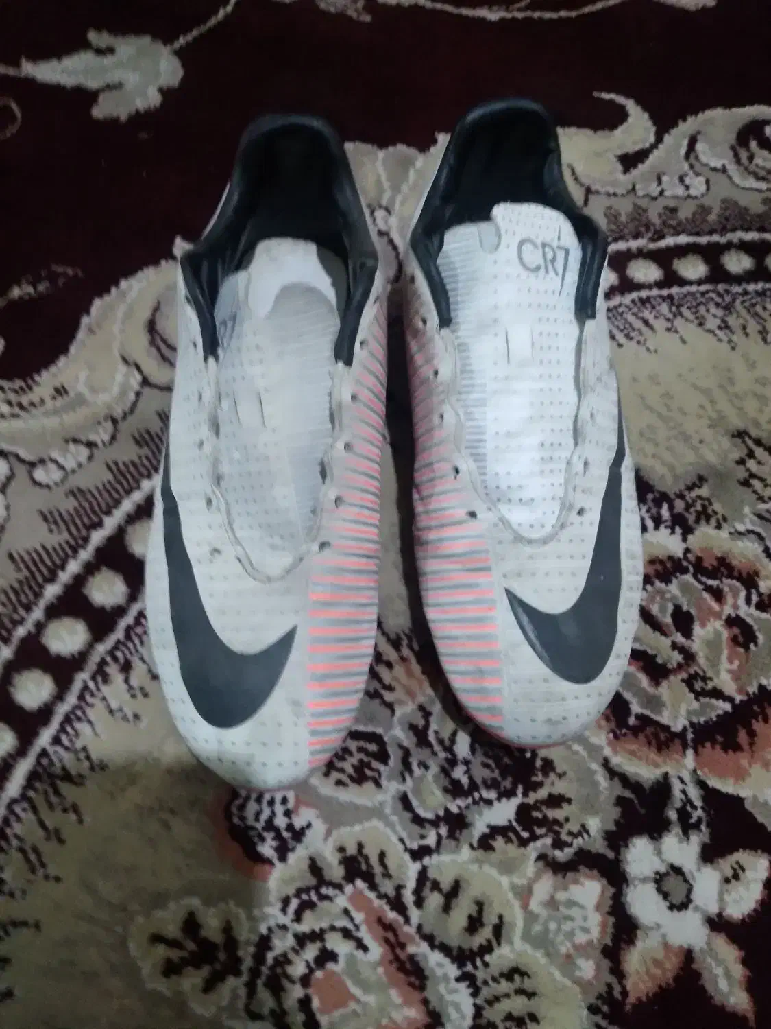 کفش چمن|تجهیزات ورزشی|نیشابور, دهنو|دیوار