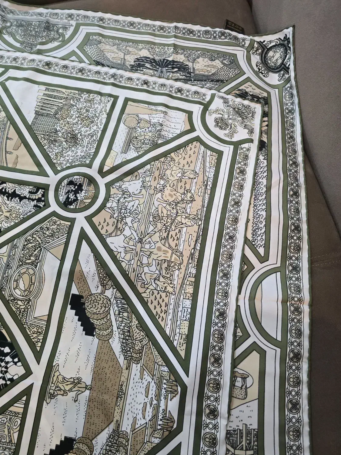 روسری ساتن دور دوزی شده قیمت ۱۵۰|لباس|سمنان, |دیوار