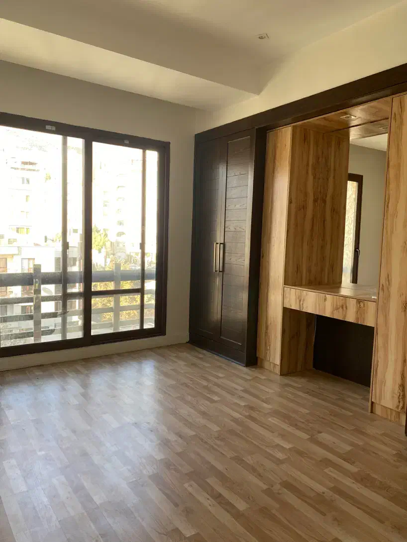 ۱۶۰ متر ، سه خواب ، خیابان سپند