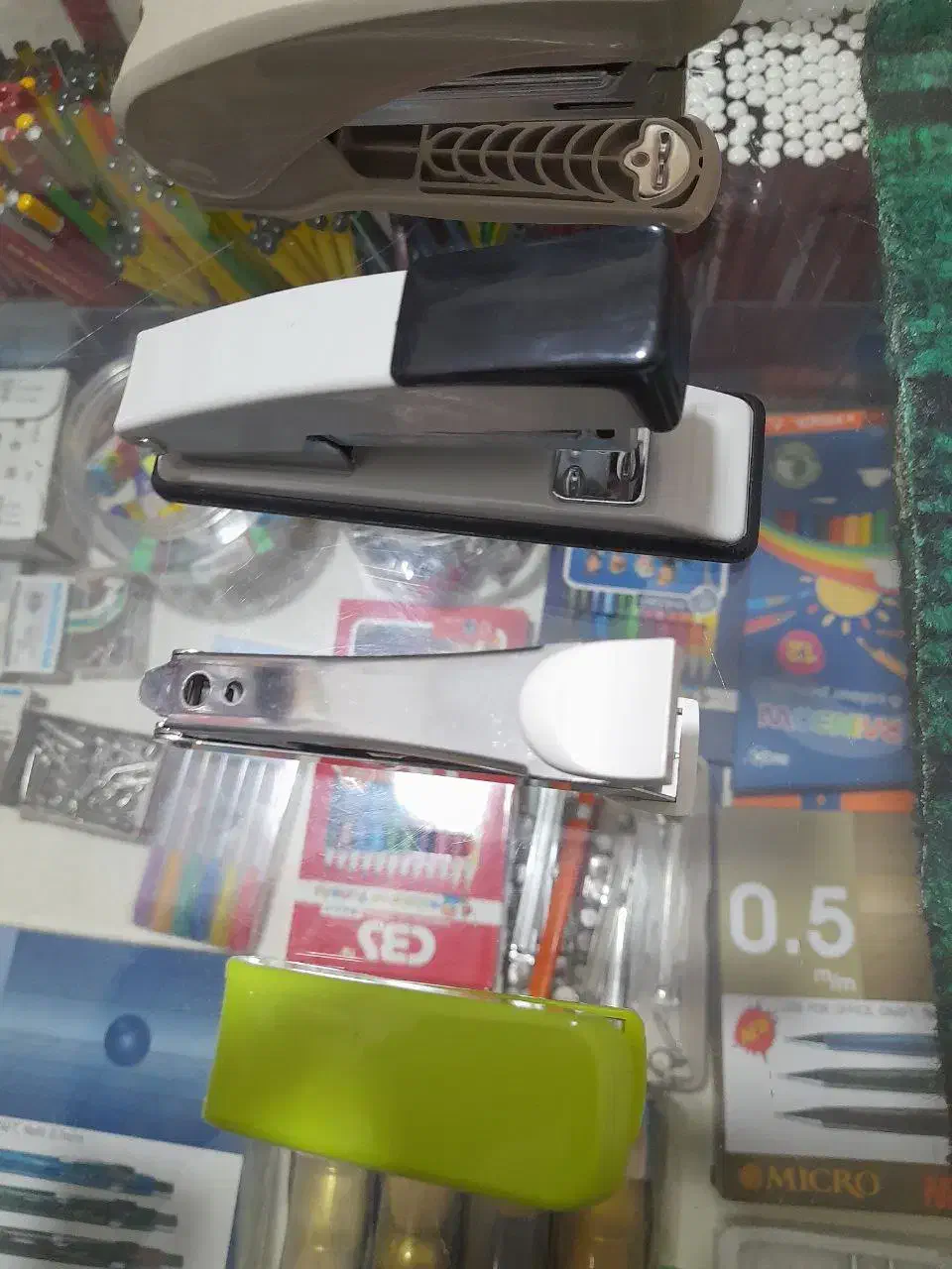 انواع دستگاه منگنه سایز بزرگ‌ و کوچک|لوازم التحریر|قم, نیروگاه|دیوار