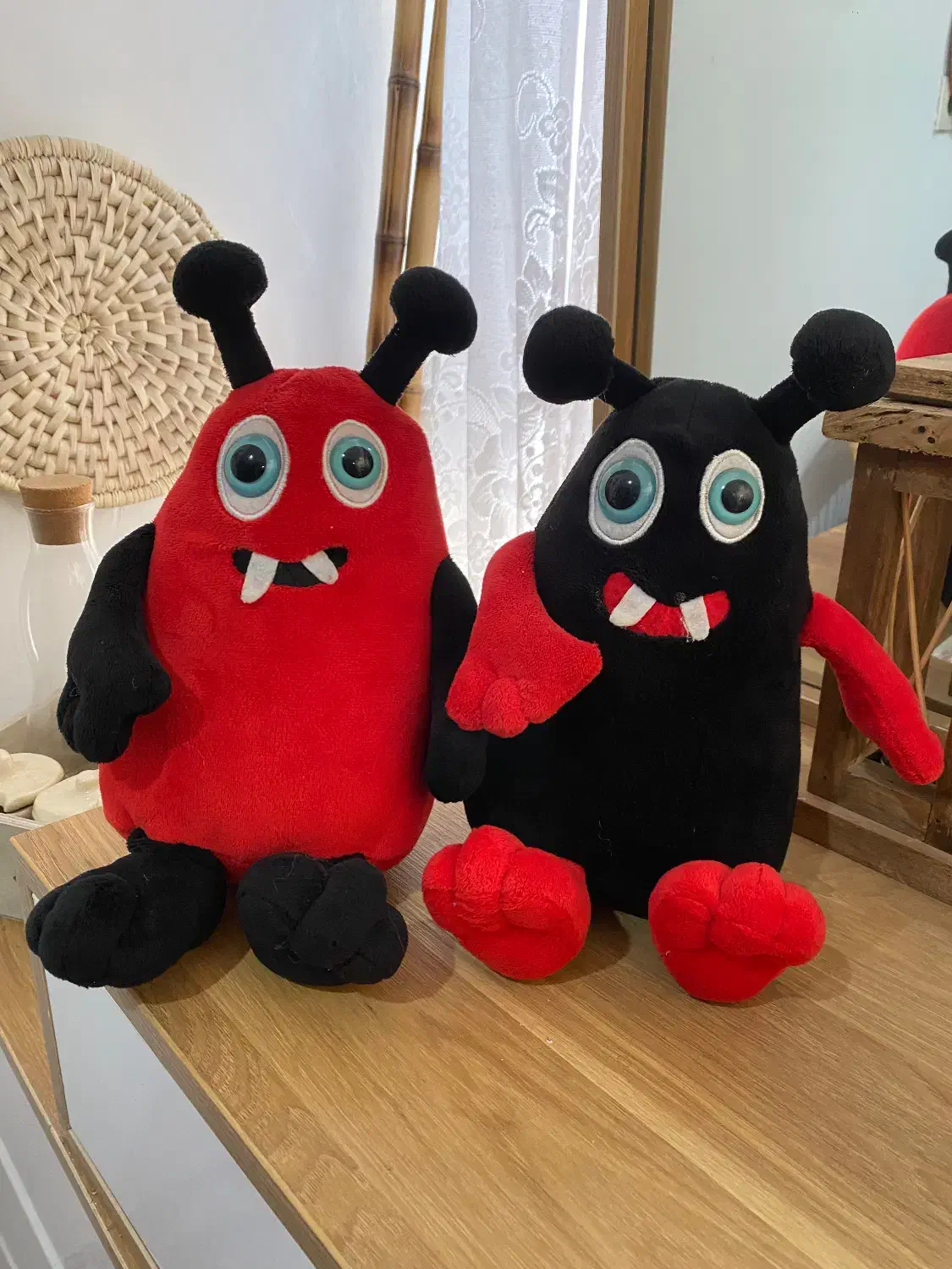 عروسک|اسباب‌بازی بچه|سنندج, |دیوار