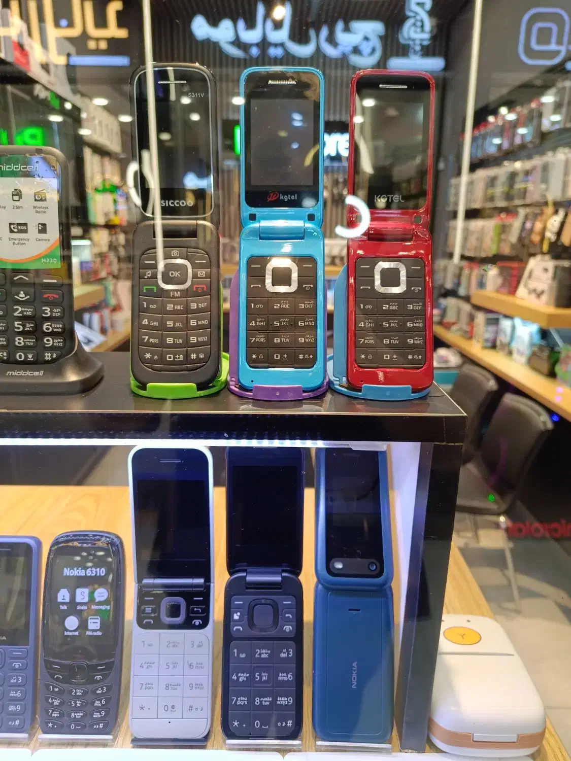 گوشی دکمه ای و تاشو|موبایل|رشت, لاکانی|دیوار