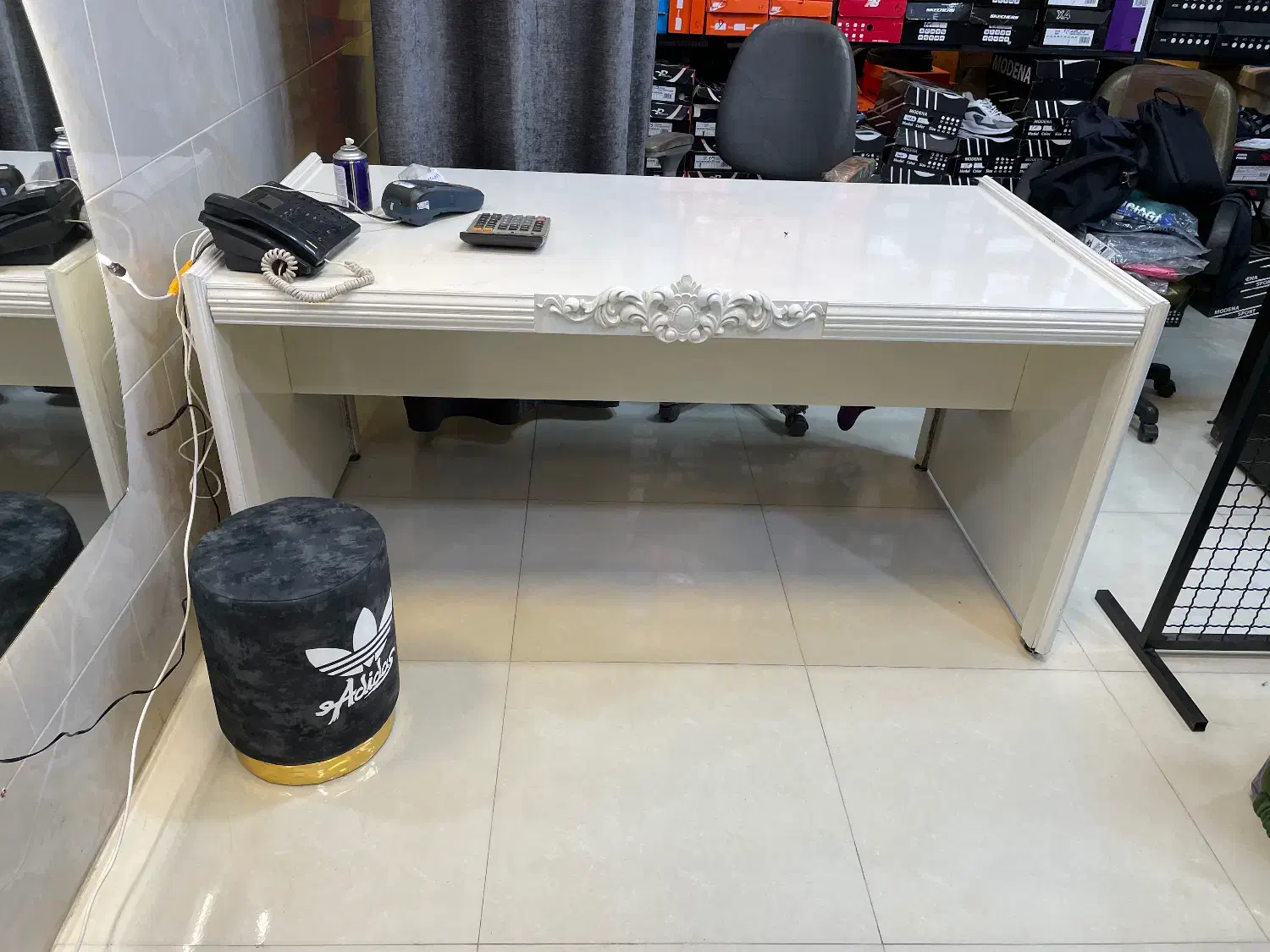 میز|فروشگاه و مغازه|اشتهارد, |دیوار