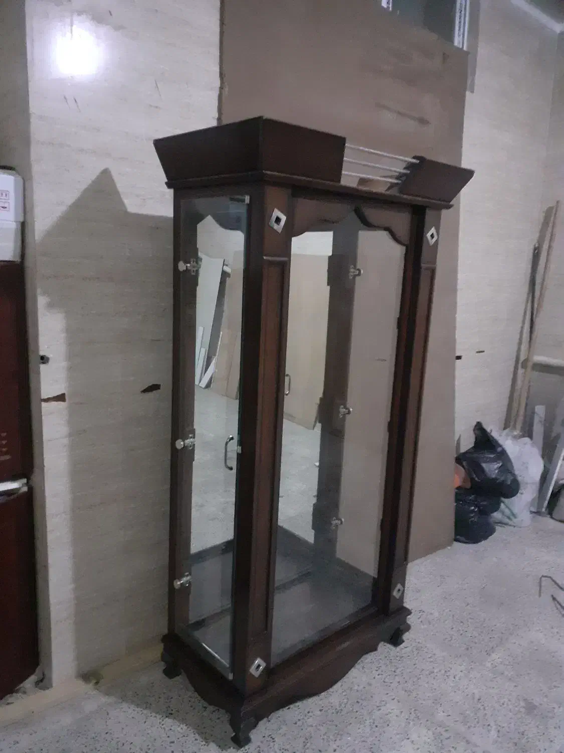 ویترین  در حد نو|بوفه، ویترین، کنسول|شاهین‌شهر, شهرک هشت بهشت|دیوار