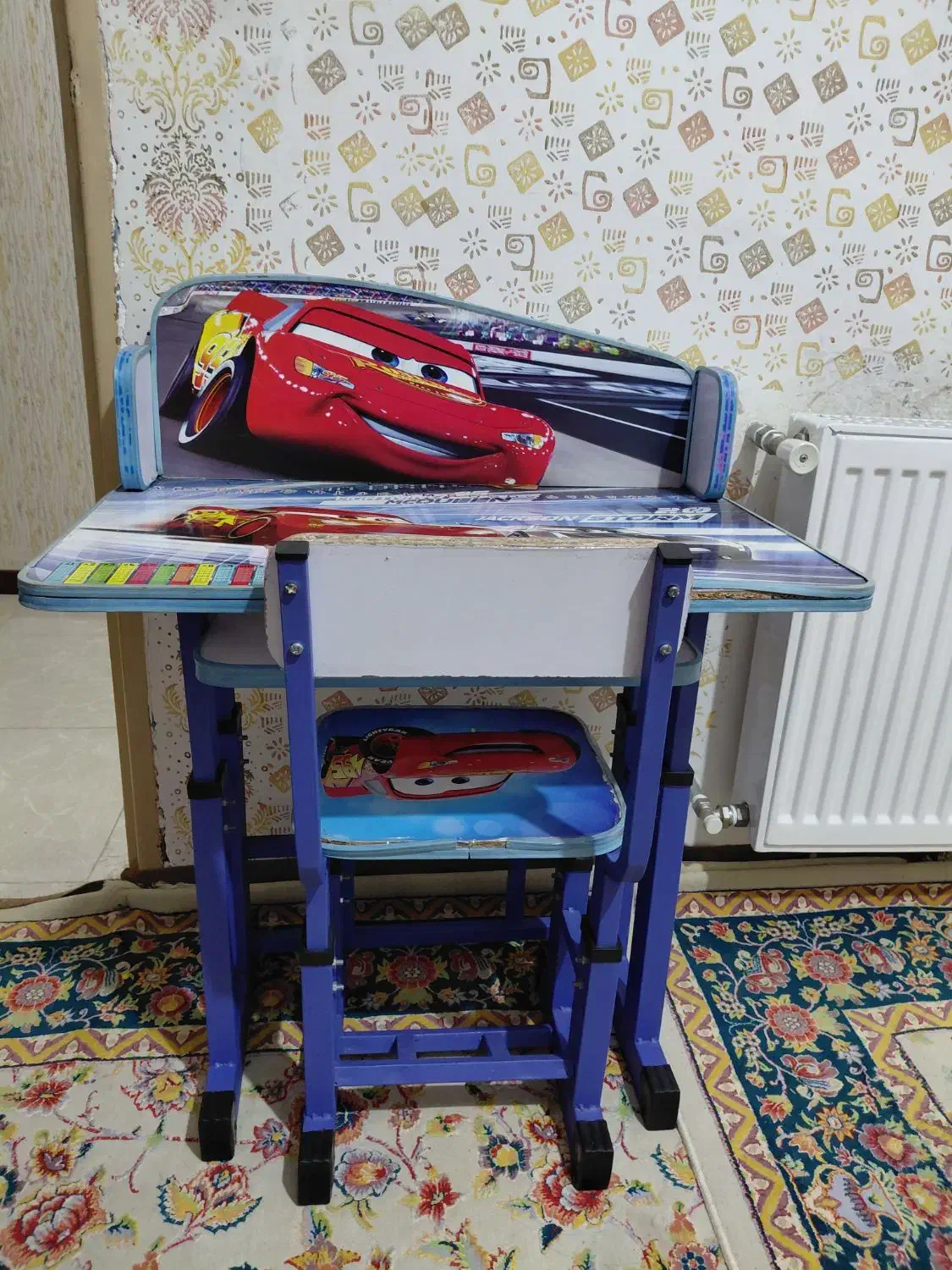 میز تحریر|میز تحریر و کامپیوتر|گلبهار, شهر جدید گلبهار|دیوار