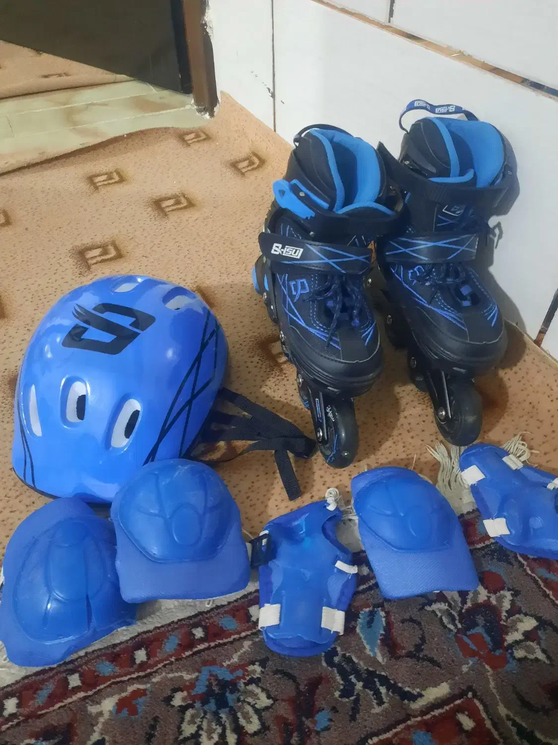 کفش اسکیت|دوچرخه، اسکیت، اسکوتر|کهنوج, |دیوار