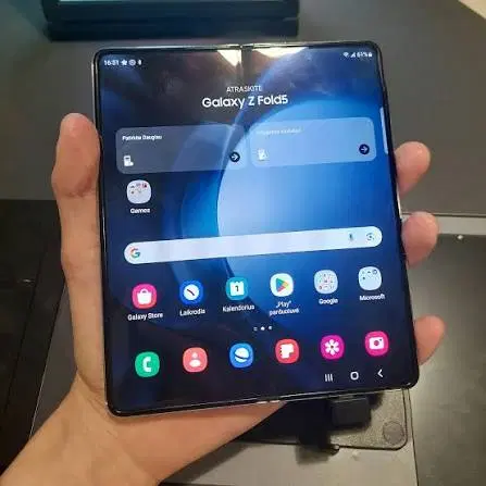 z fold 5 512gig|موبایل|اصفهان, نقش جهان|دیوار