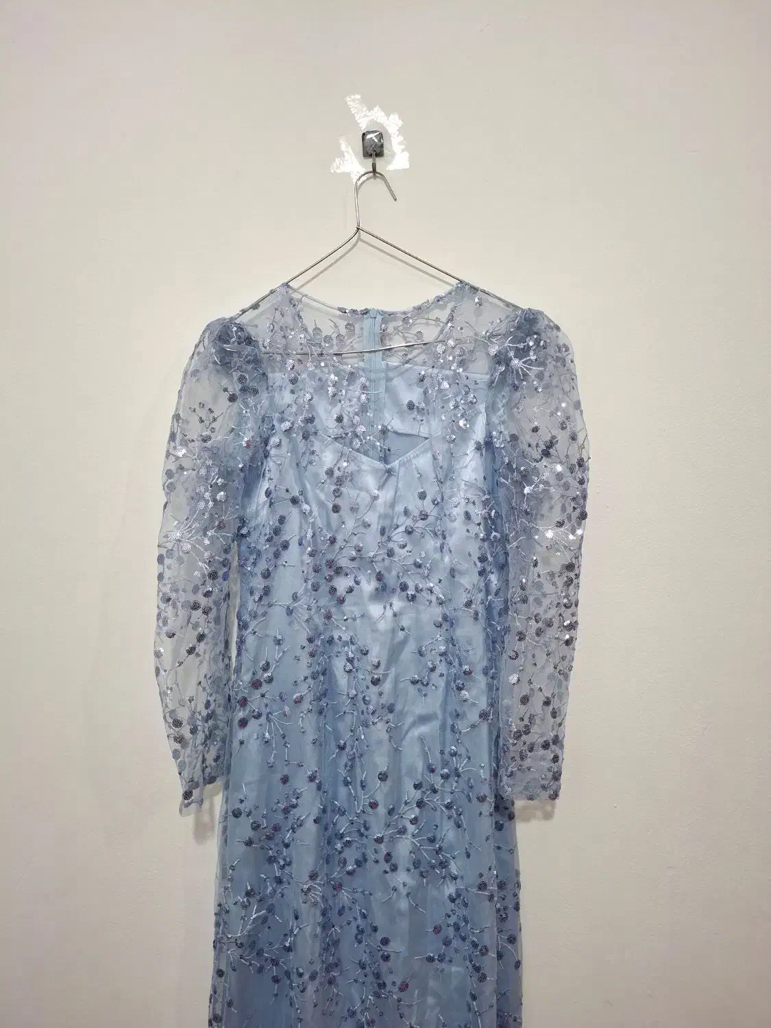 لباس مجلسی|لباس|شوش, |دیوار