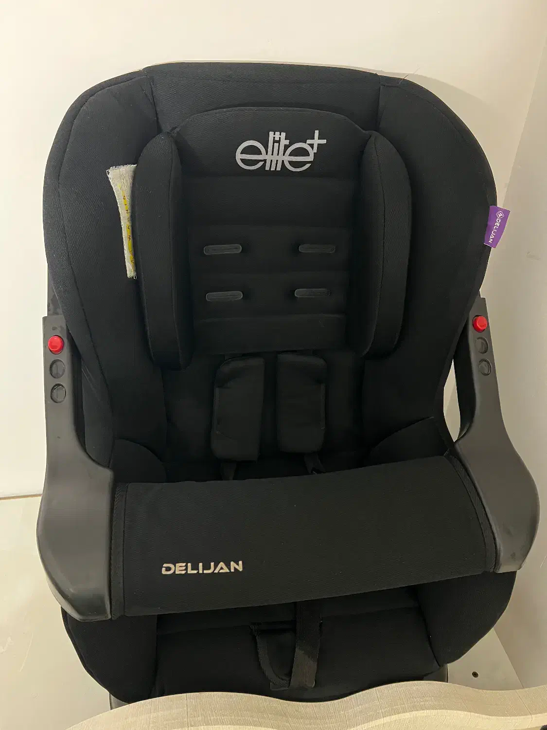 صندلی ماشین درحد نو نو الیت پلاس|تخت و صندلی بچه|کرج, حصارک بالا|دیوار