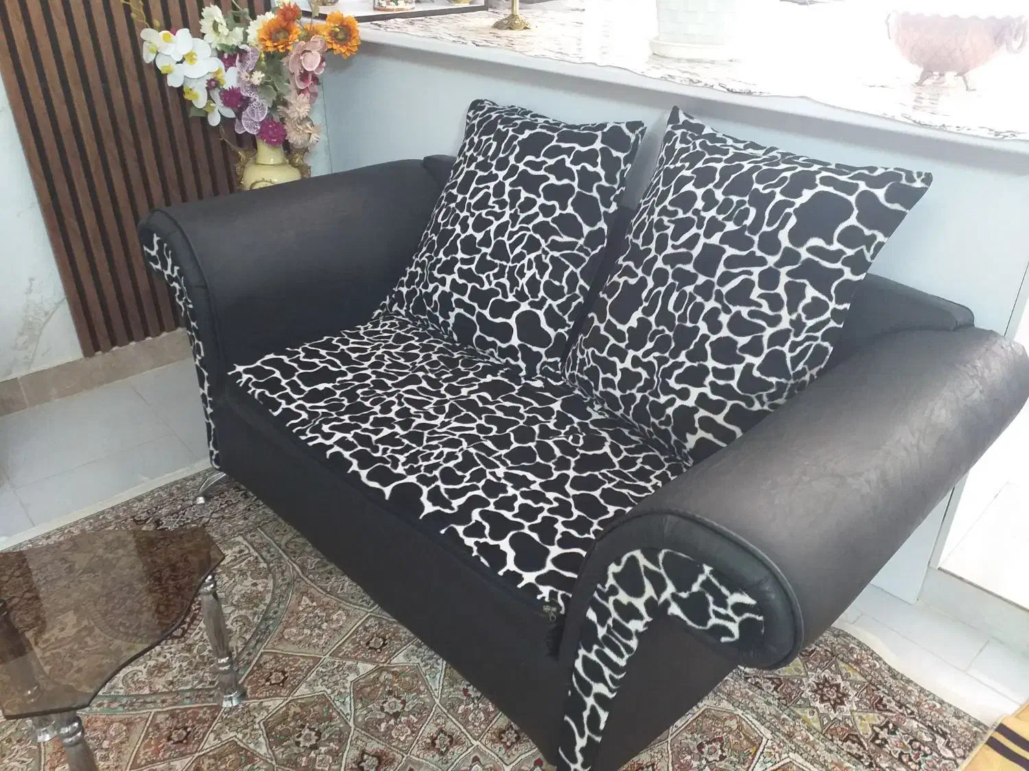 مبل پنج نفره به همراه میز ودو عسلی|مبلمان خانگی و میز عسلی|نهاوند, |دیوار