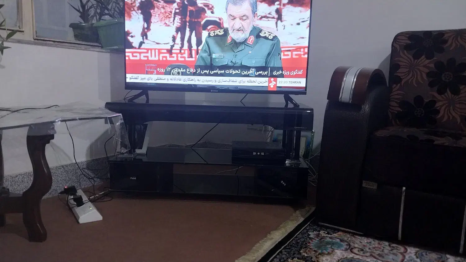 میز تلویزیون ومیز جلو مبلی|مبلمان خانگی و میز عسلی|میانه, |دیوار