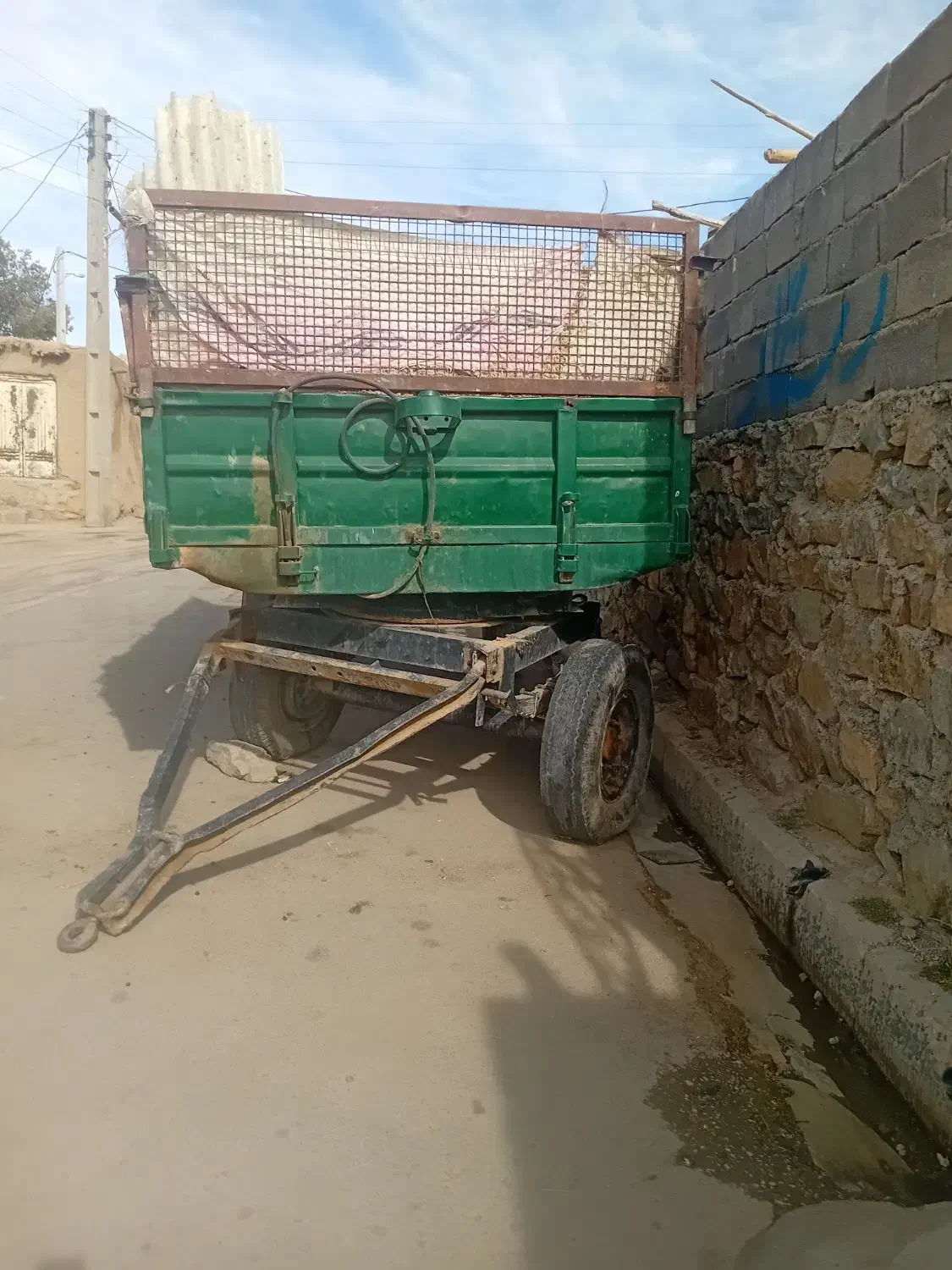 تریلی چهار چرخ وگاواهن|ماشین‌آلات صنعتی|باوله, |دیوار