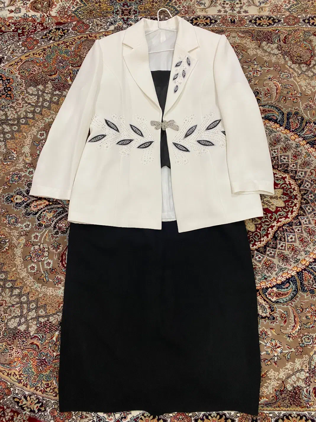 کت و دامن زنانه|لباس|رشت, دیلمان|دیوار