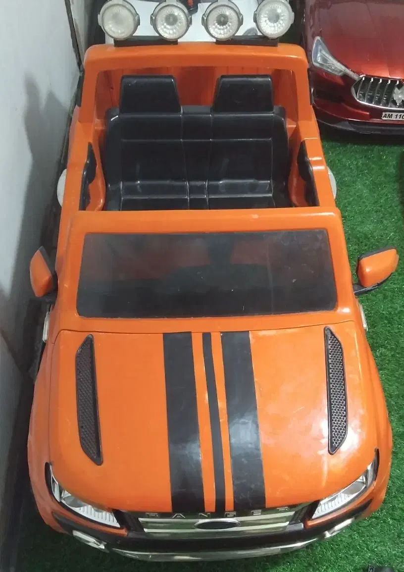 ماشین شارژی ۴ موتوره فورد|اسباببازی بچه|قم, هفت تیر|دیوار